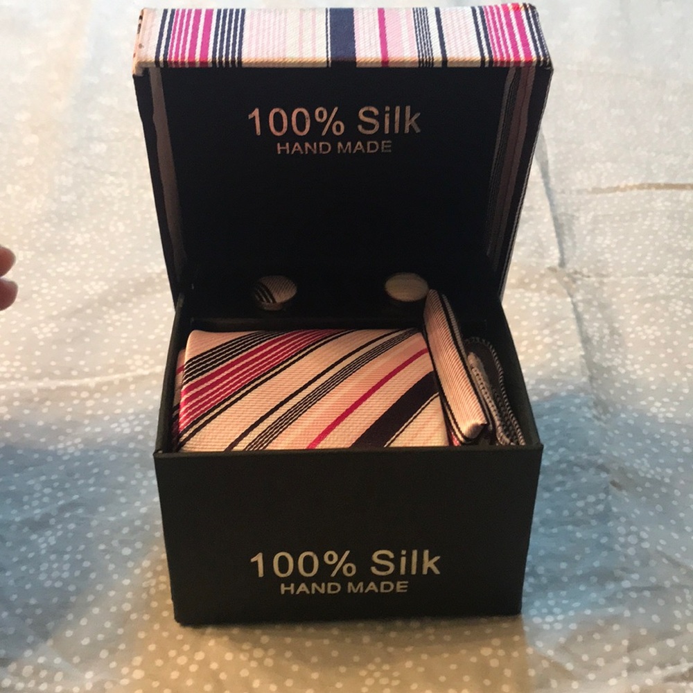 100% silk men’s tie cuff links and pocket square